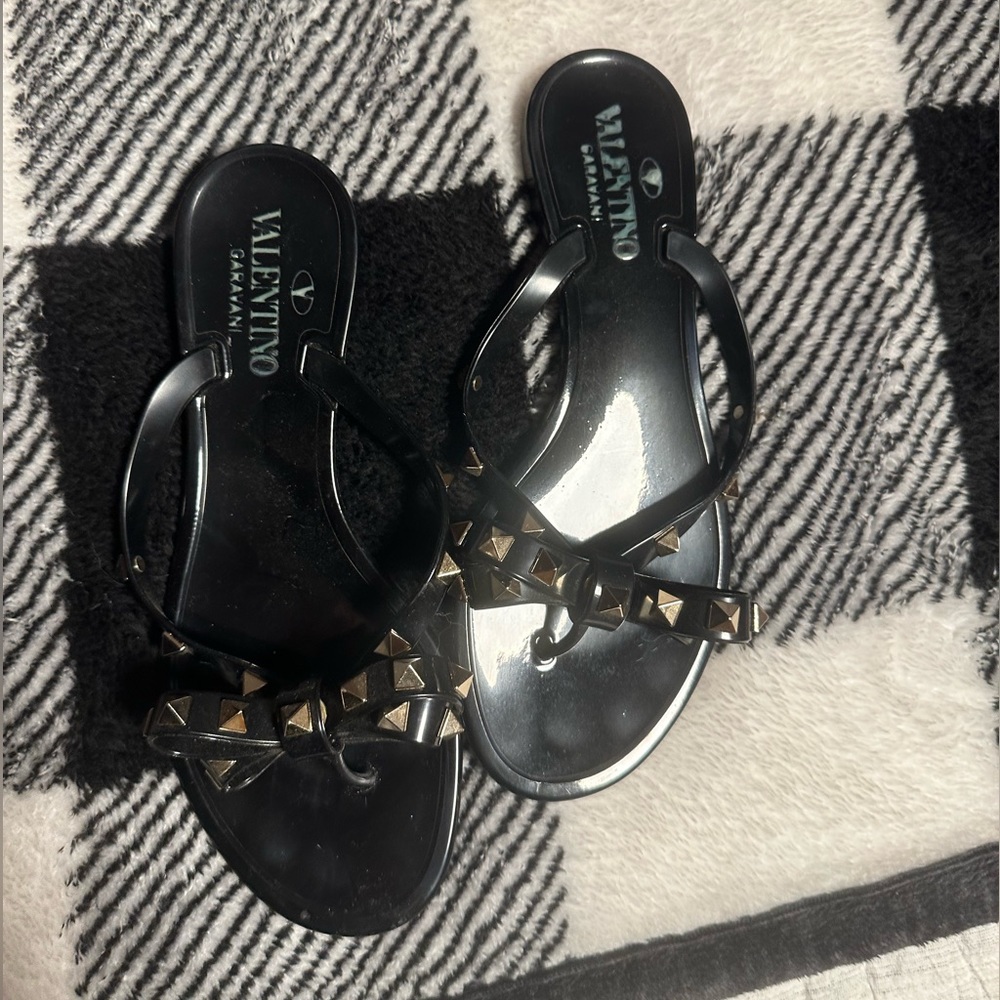 Never been worn.